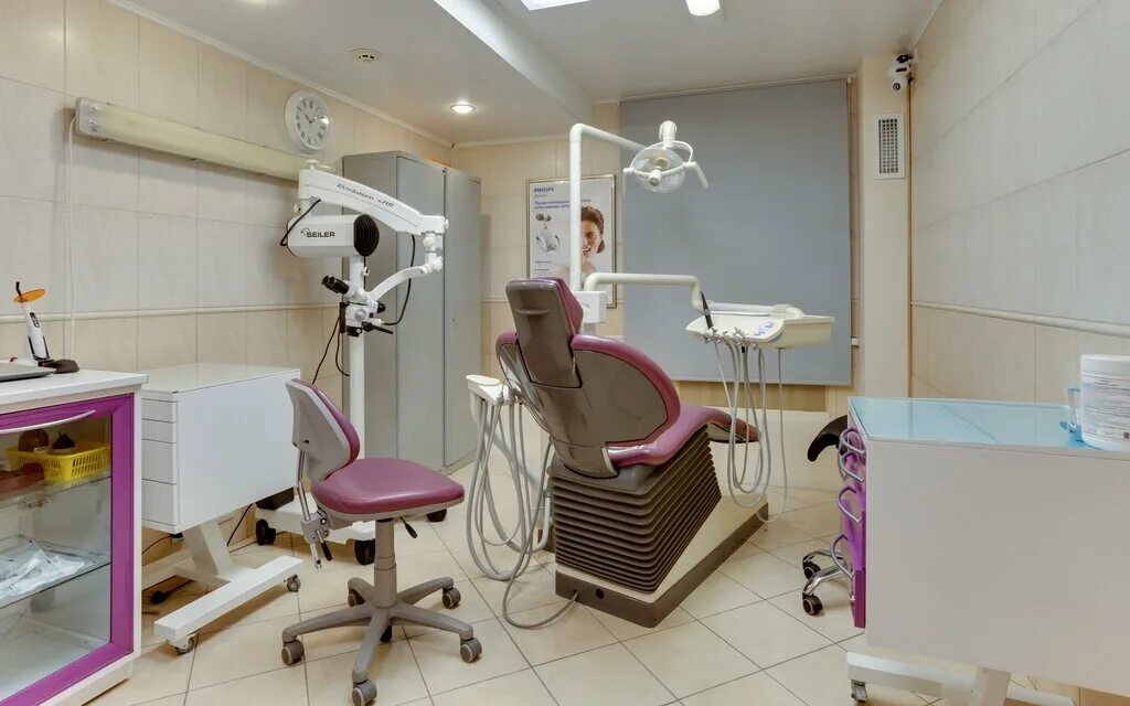 Центры стоматологии чистые пруды. Сретенский бульвар стоматологическая клиника. Центр эстетической стоматологии на чистых прудах. Дантист чистые пруды. Стоматология сретенский бульвар.