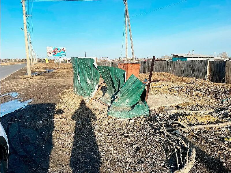 Девушки на параде победы. Ламелло болл травма. Туфелька на параде. Баскетболист получает травму. Выбыл из строя.