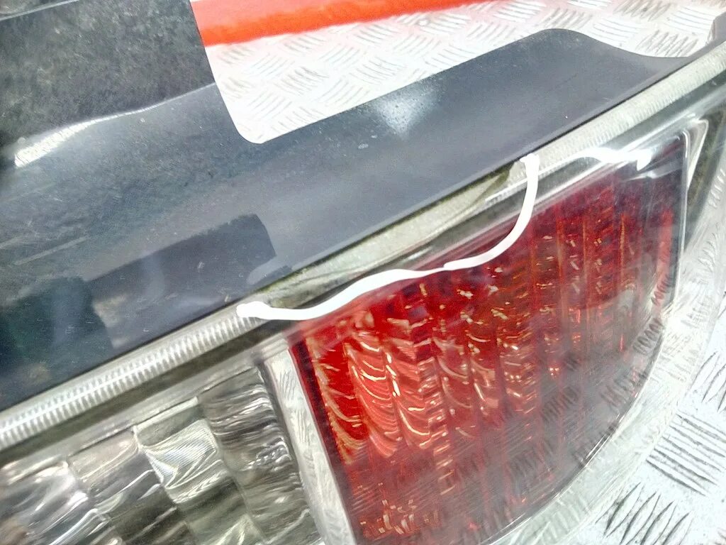 Vitara 2007 задний фонарь. Лампочки задних габаритов сузуки гранд витара 2011. Сузуки гранд витара лампочка стоп сигнала. Лампа заднего габарита гранд витара. Сузуки гранд витара лампочка стоп сигнала.