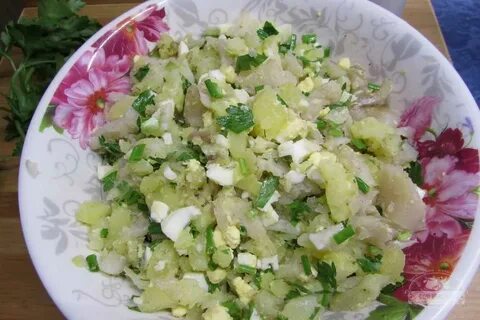 Классический рецепт рыбного салата с картошкой