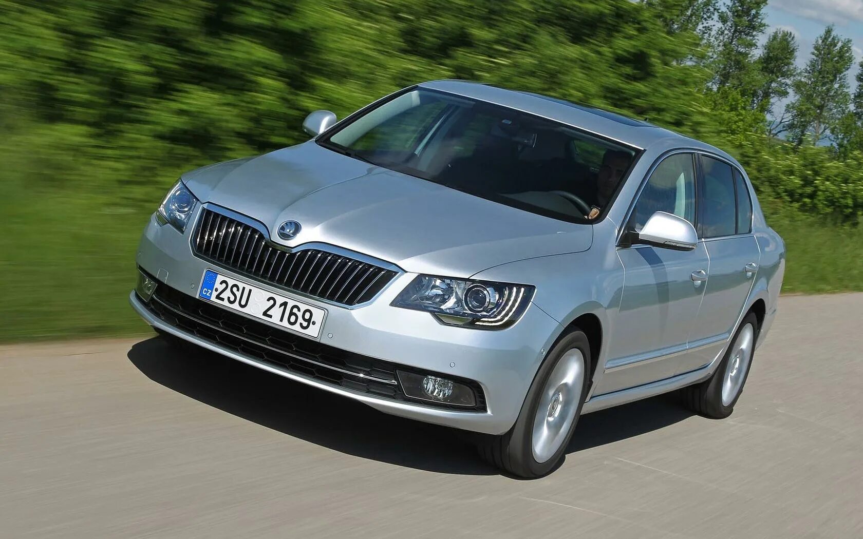 Объем шкода суперб. Шкода суперб 2014. skoda superb 2013. шкода суперб 2013. новый шкода суперб 2014.