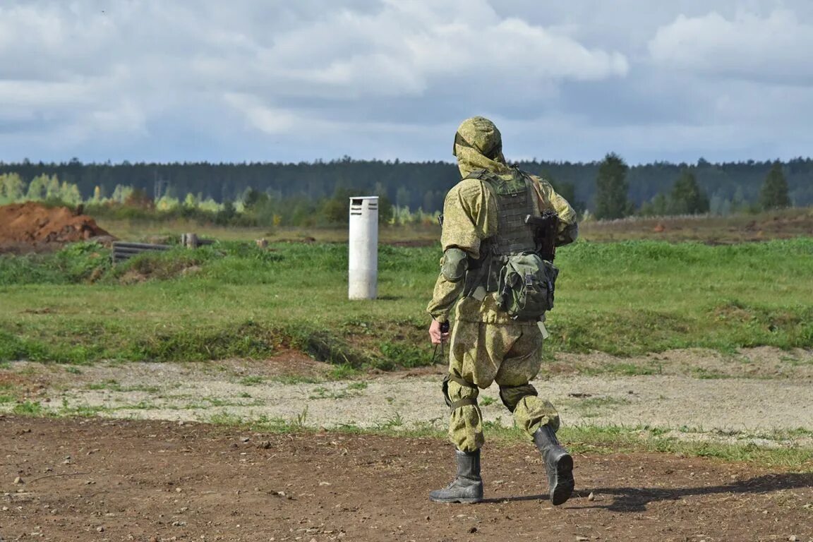 Выплаты участникам сво свердловской области. Военные сборы в Украину. Фото украинских солдат. Солдаты в Урале Украина. Войска ЦВО на Украине.