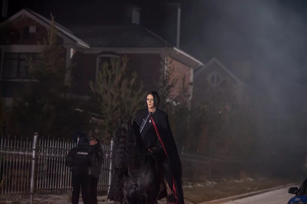 закрой глаза ступай на лёд считай до ста и падай в воду есенин. закрой глаза 2019. закрывай глазки и засыпай. театр арлекиниада. закрой глаза дорама 2017.