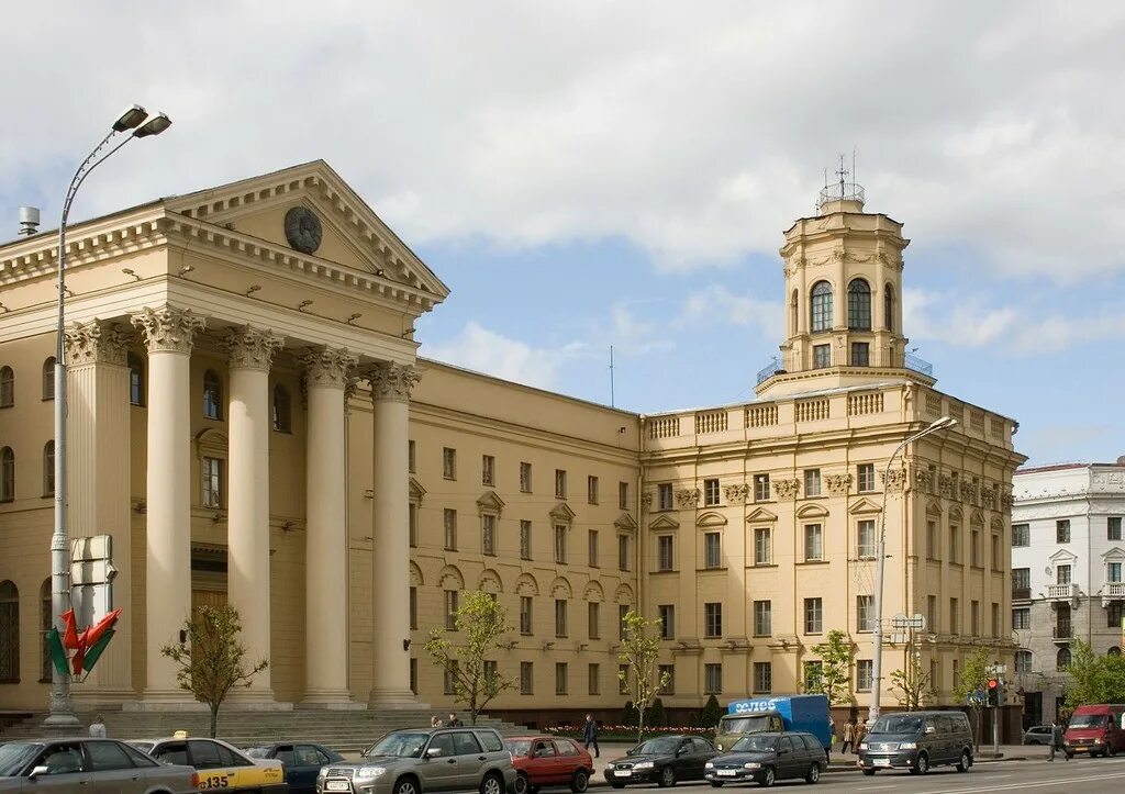 Здание кгб республики беларусь. Минское кгб. Картина в рамке здание кгб беларуси. Здание кгб минск. Комитет государственной безопасности рб здание.