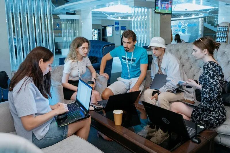 провожаем старый год. чирисколько днеь новые год. ждем новый год. новогодняя дорама. прощай старый год.