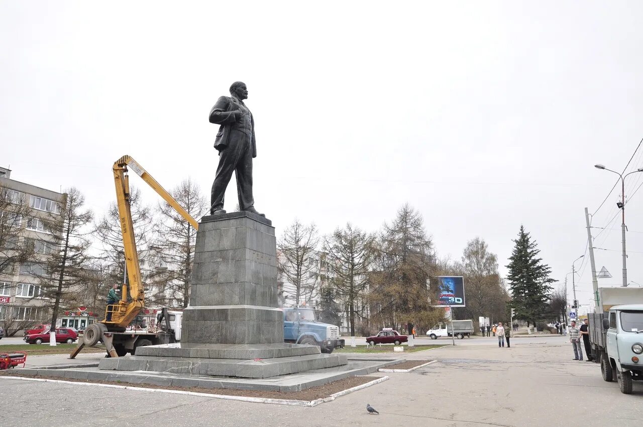 Площадь воскресенска. Памятник Ленину на площади Ленина (Владимир). Город Владимир площадь Ленина. Памятник Ленину в Новошахтинске. Ленин памятник Новошахтинск Ростовская область.