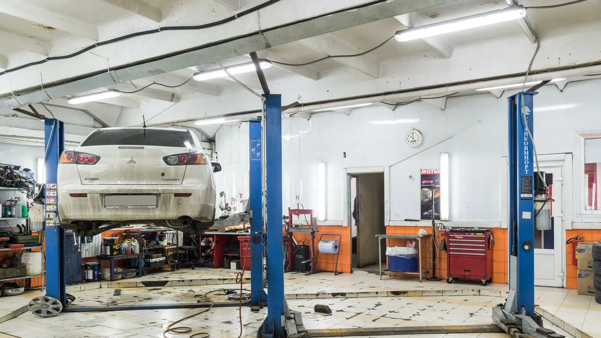 Сервис спб шиномонтаж. Автосервис. pitstop автосервис. оборудование для автосервиса. немецкий дом автосервис.