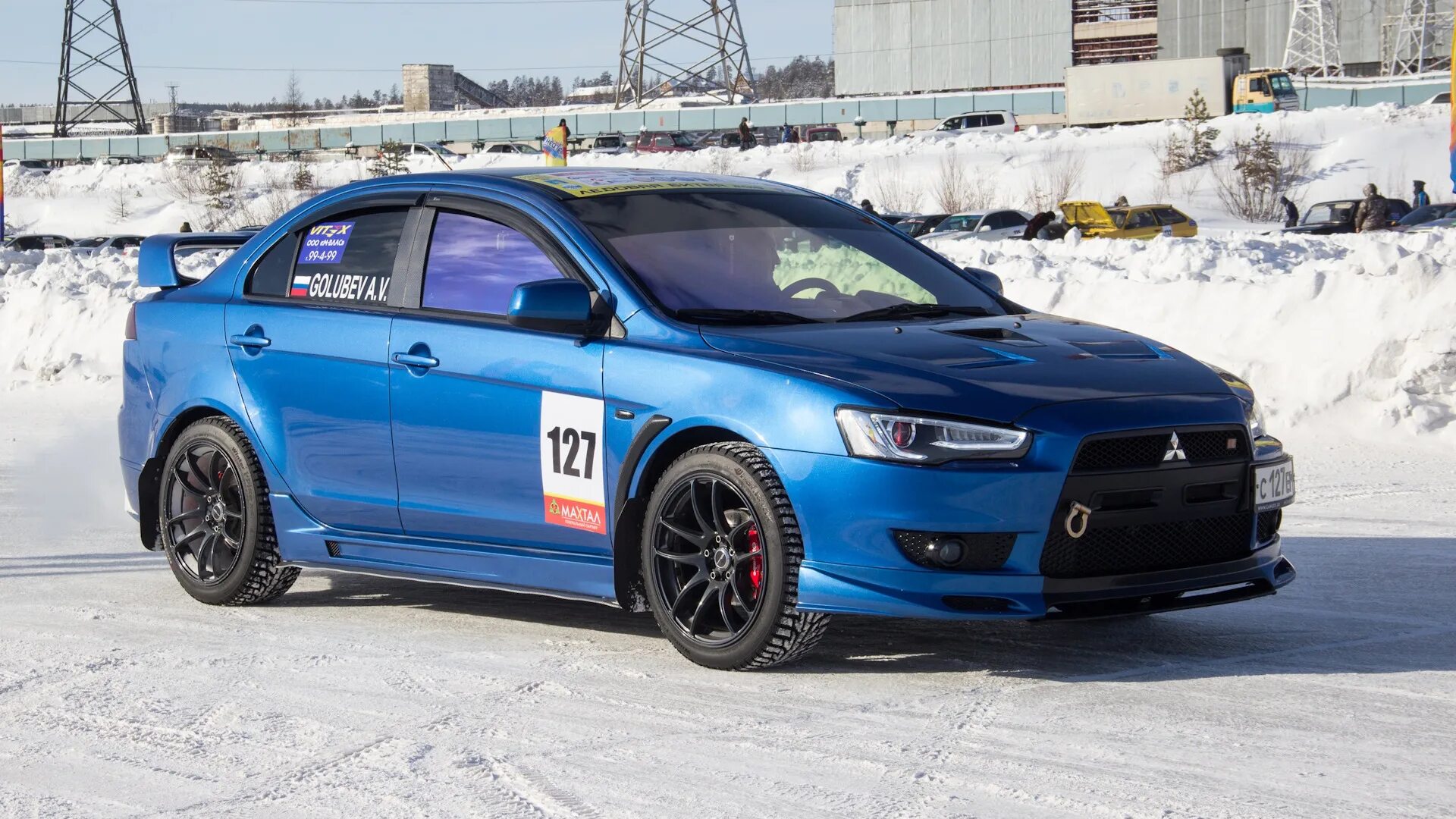 Mitsubishi lancer 10 размеры. Бортовой номер на спортивном авто. Наклейки на борта Лансер. Фото спортивного автомобиля с номером на борту 51.