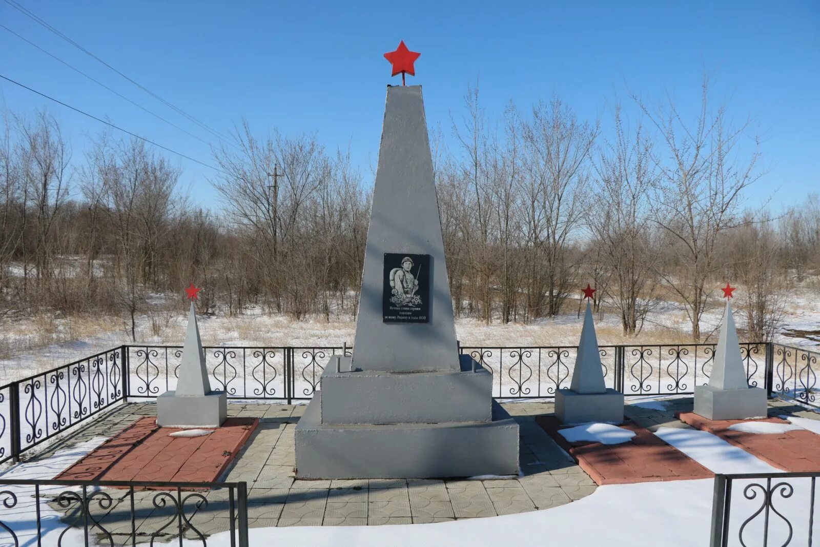 Рождественская увельский. Библиотека имени рождественского омск. Центральный дом культуры. Церковь увельский поселок. Рождественская увельский.