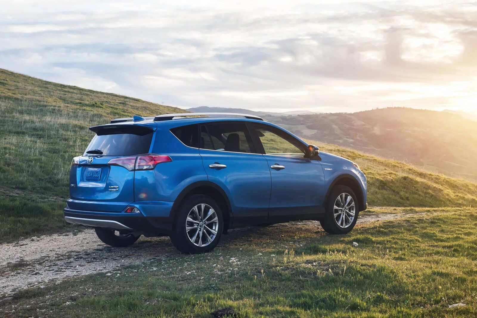 Тест рав 4. Тойота рав 4 2016. toyota rav4 hybrid 2010. тойота рав 4 2017. toyota rav4 adventure 2025.
