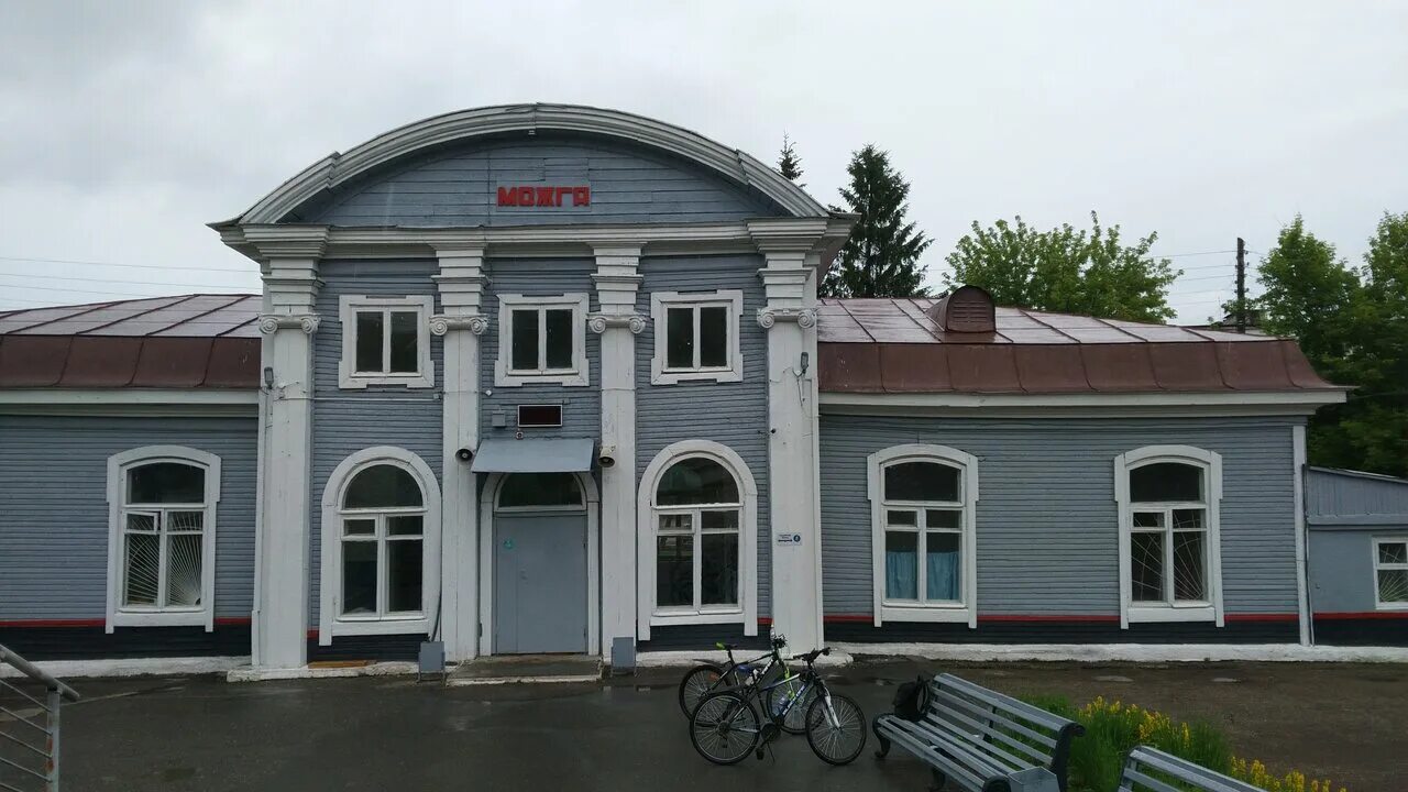 можга (можгинский район). здание жд вокзала можга. вокзал можга телефон. железнодорожный вокзал можга.