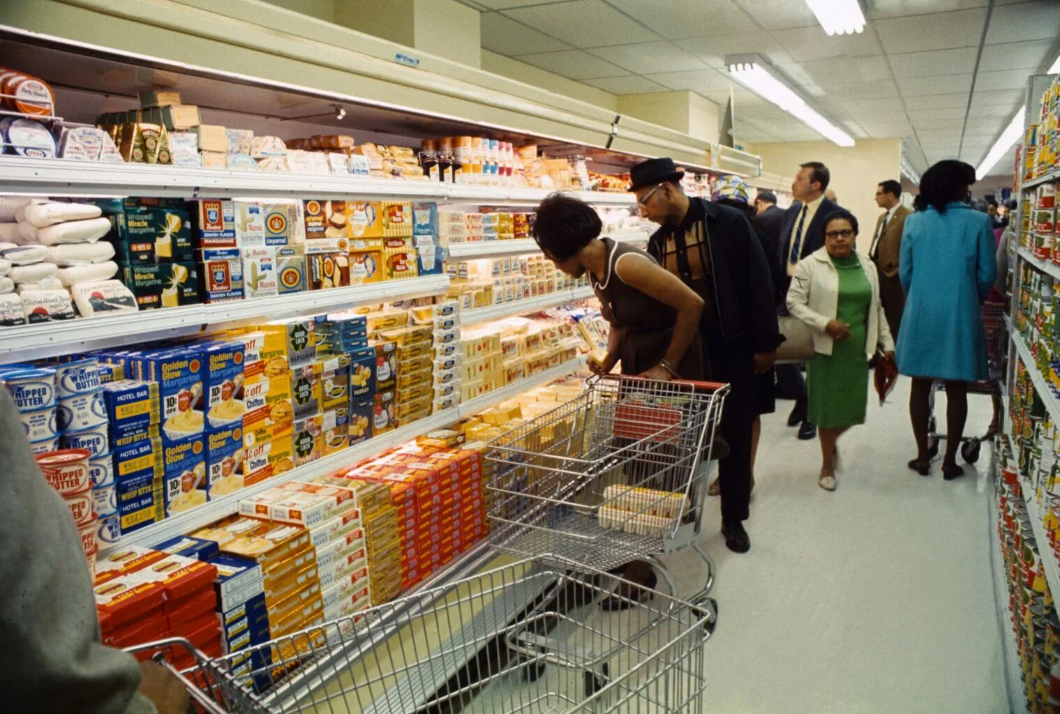 1 the new supermarket. Market people. Nabroz supermarket New York b.