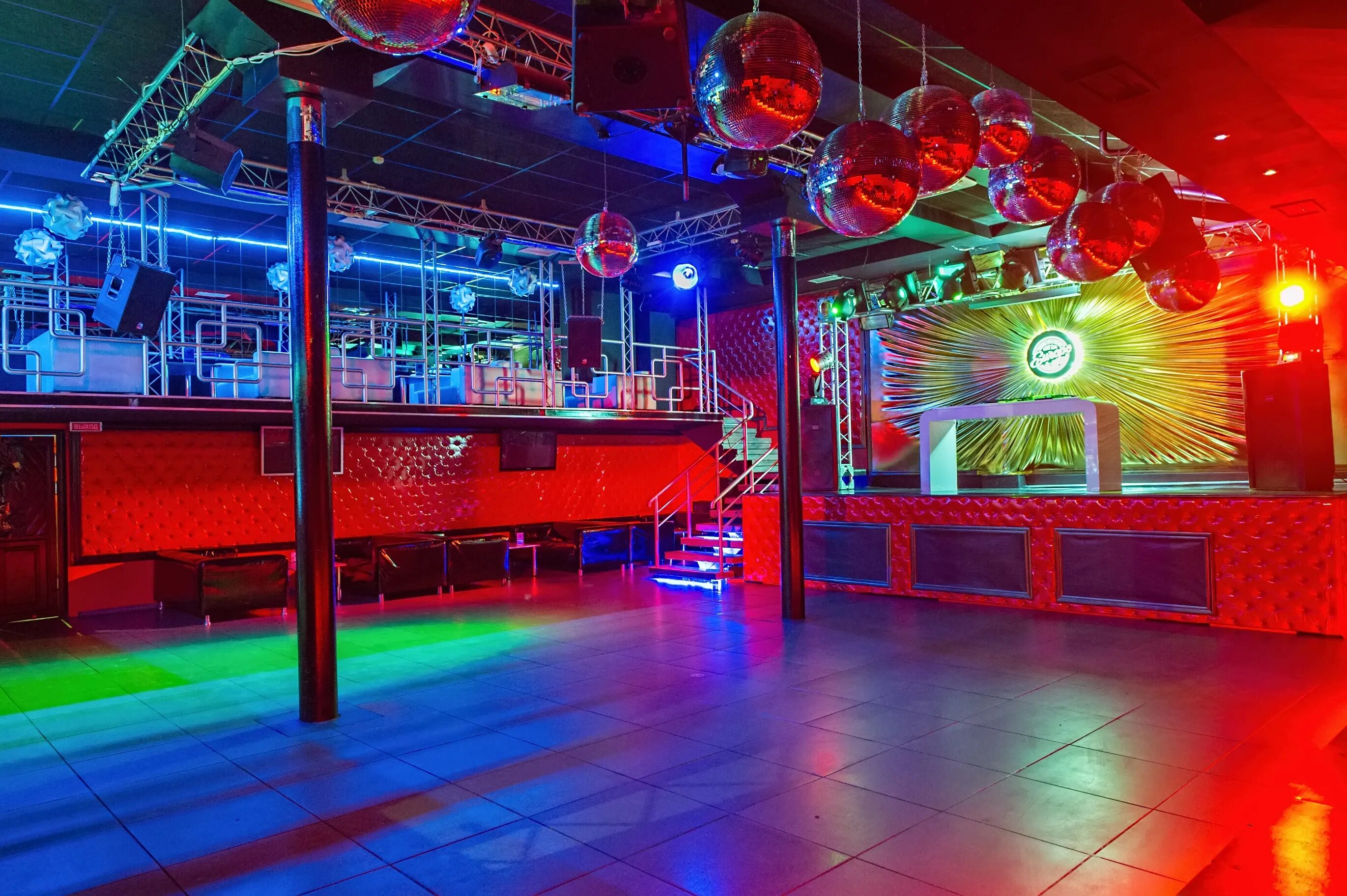 Клуб ночь. Europe club. Ночные клубы европы. Казино европа в гомеле. Крутой клуб.