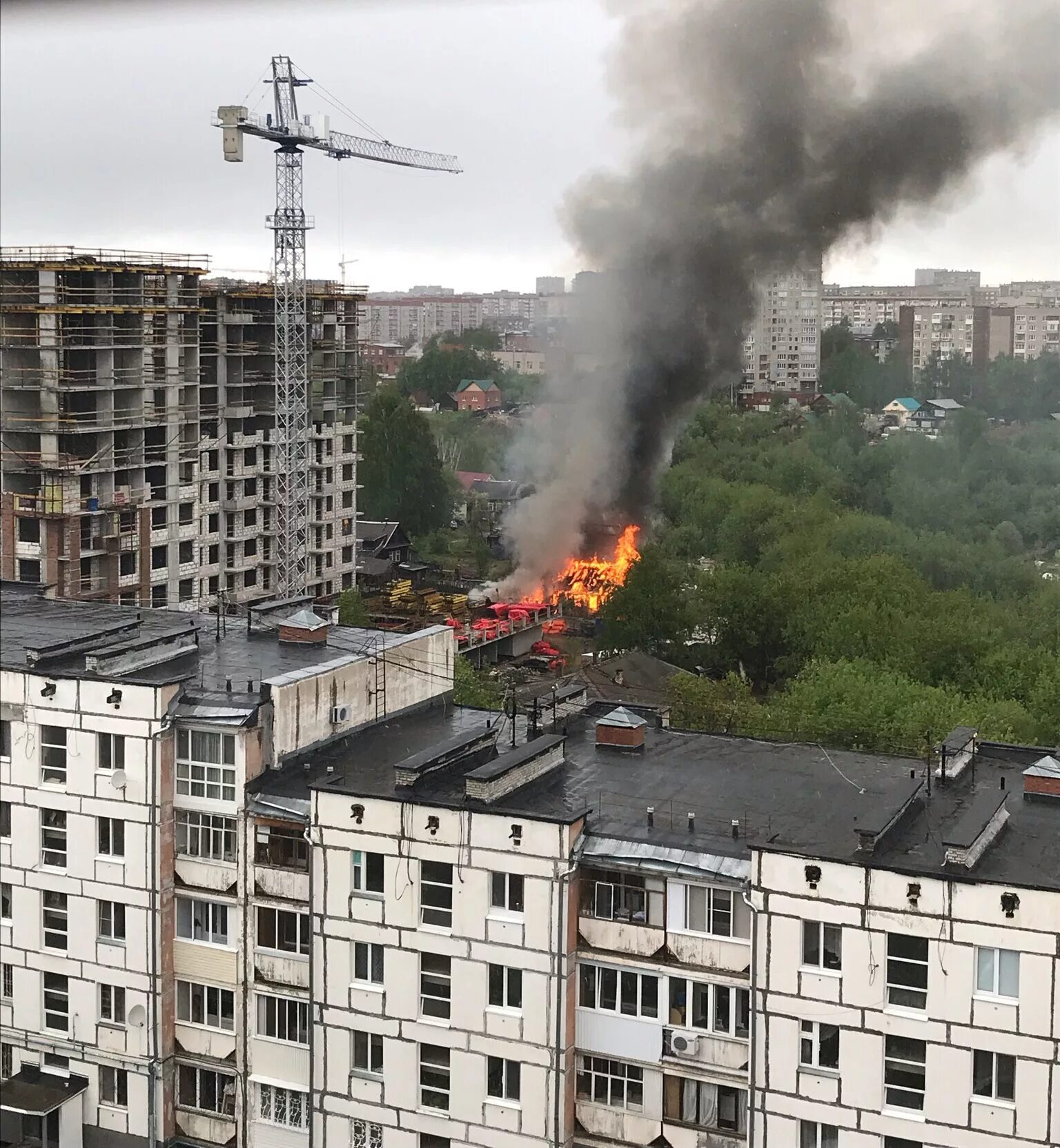 Происшествия в ижевске сегодня. Пожар в Ижевске. Пожар в Ижевске сейчас. Сегодняшний пожар в Ижевске. Пожар в Ижевске сегодня.