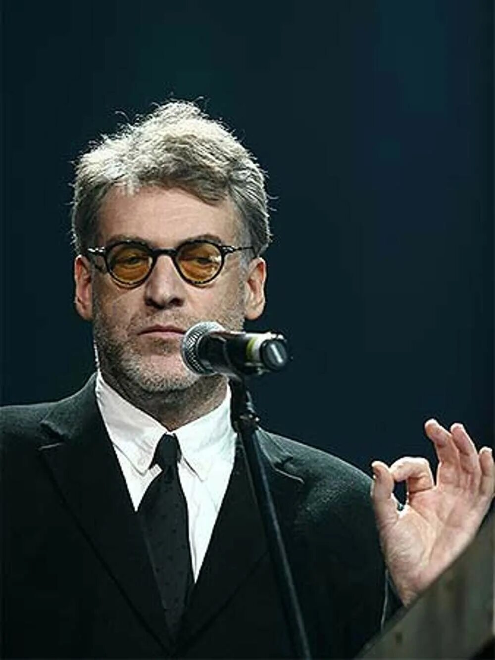 Троицкий артем журналист. Троицкий артемий кивович. Известные музыкальные критики. Журналист сергей соседов. Артемий троицкий журналист.