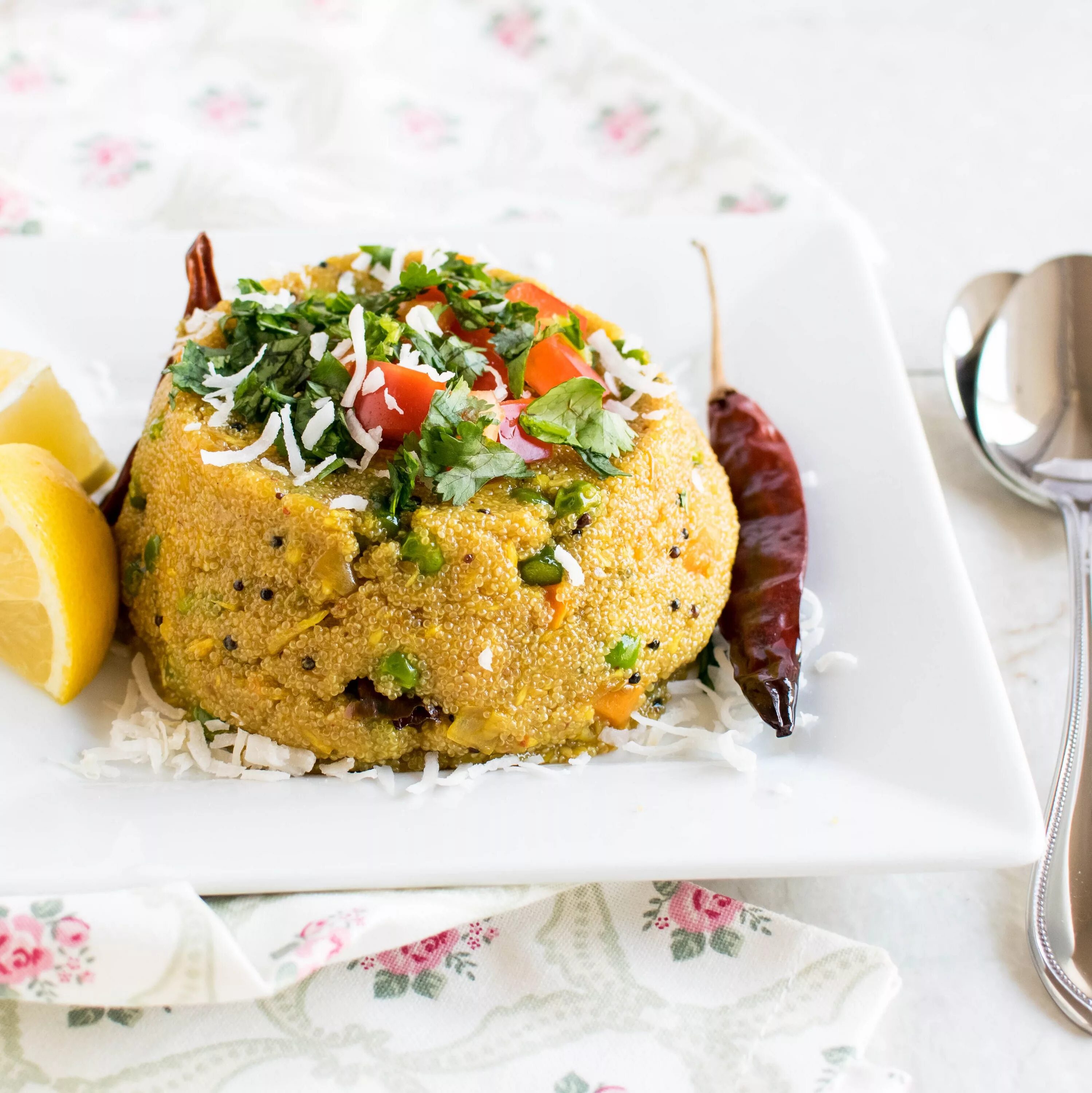 Овсянка с миндалем. Амарант котлеты. Блюда из амаранта. Сыроедные блюда из амаранта. Блюда с амарантом крупой.