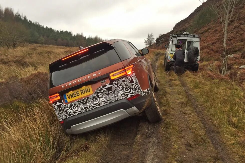 Где дискавери. Land rover discovery 5. дефендер дискавери 5. дискавери 5 vs дефендер 2025. лебедка на дискавери 5.