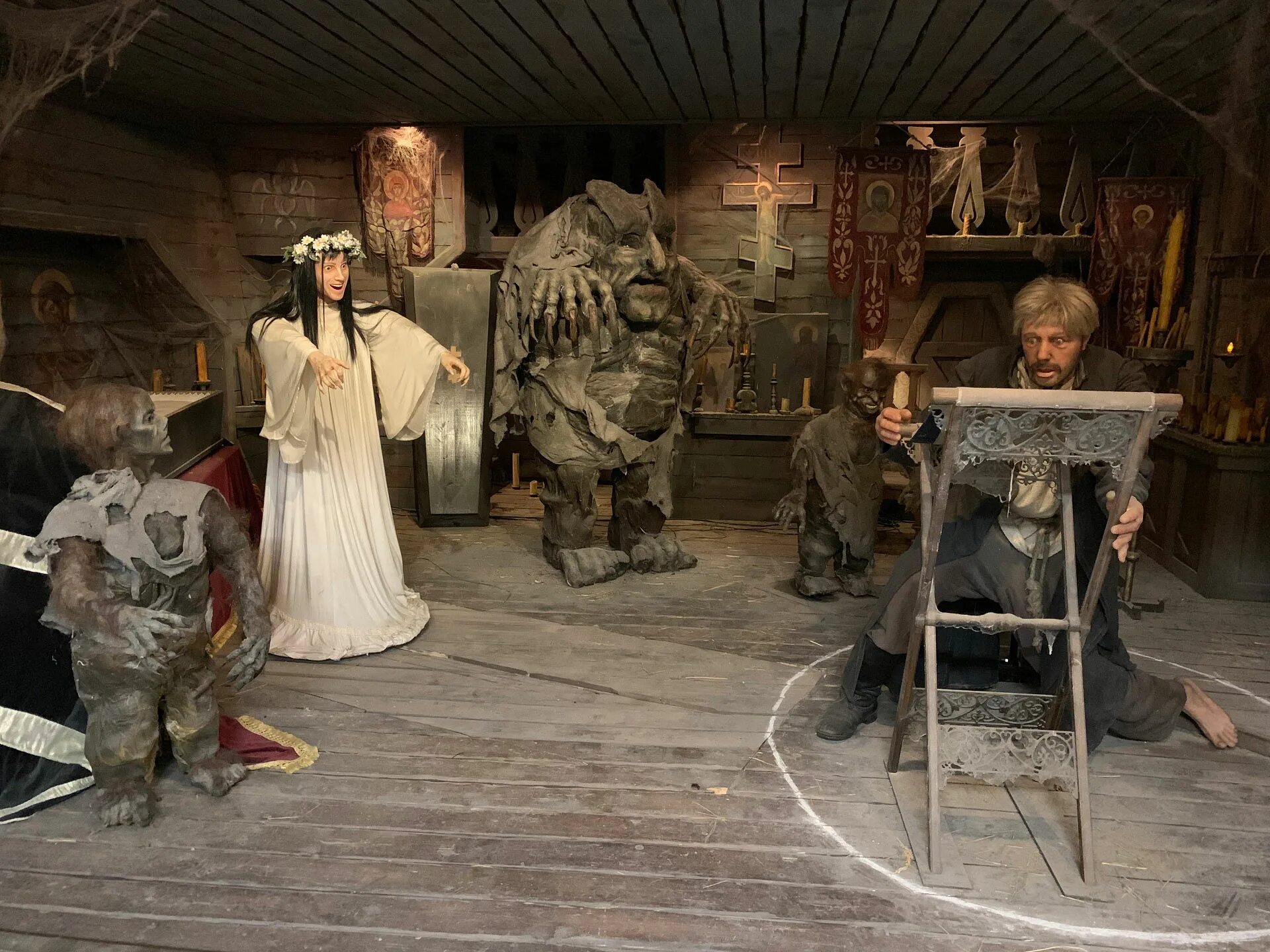 В каком городе снимали вий. В каком городе снимали вий. Вий фильм 1967 варлей. Вий панночка за кадром 1967. В каком городе снимали вий.