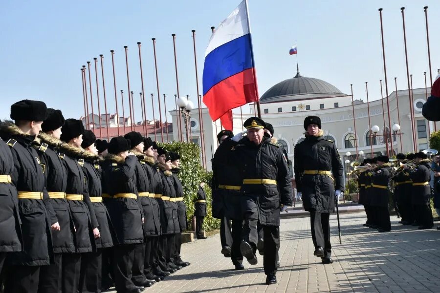 Новости севастополя 2023. Герои сво севастопольцы. Сквер героев сво Севастополь. Местные вооруженные солдаты. Военная полиция на Украине.