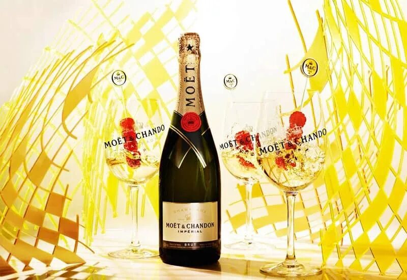 Шампанское. Шампанское и фрукты. Lvmh moët hennessy. Moët chandon шампанское. Шампанское moët chandon rose imperial.
