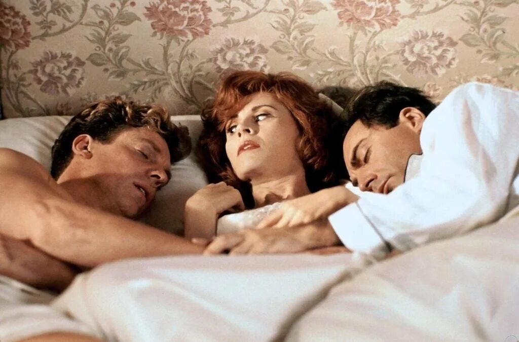 Шведская семья дв мужа. Мужская измена. Жена на двоих про. Любовь втроем. Жена на двоих про.