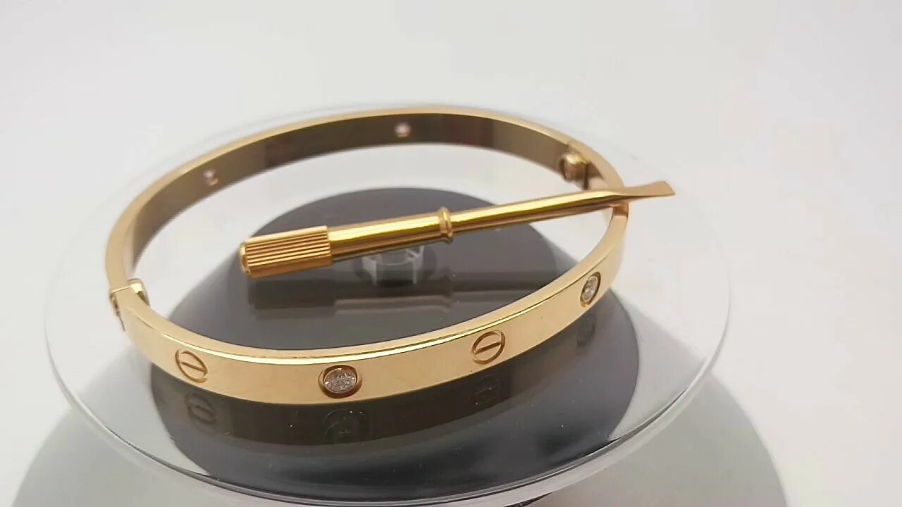 Отвертка cartier. Отвертка cartier. Cartier love bracelet screwdriver. Cartier love bracelet. Отвертка для браслета лов.