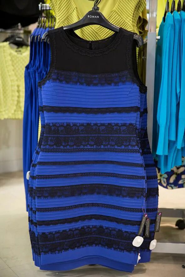 Сине-черное платье. Черно синее платье. Чернчерно синие платье. Платье разного цвета. Черно синий и сине черный разница