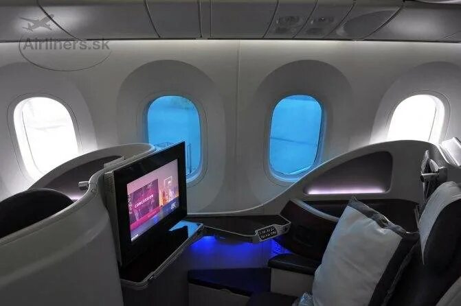 Pictures: United Airlines 787-10 - Live and Let's Fly