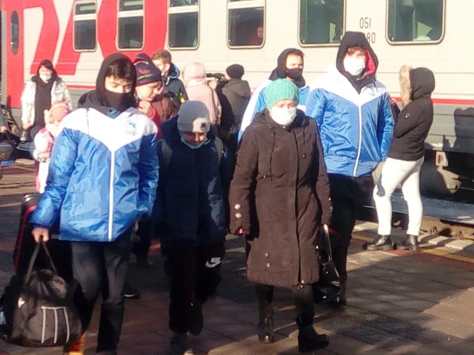 В воронеж прибыл. Беженцы днр воронеж. беженцы в воронеже. пвр воронеж беженцы. поезд с беженцами в воронеж прибыл.