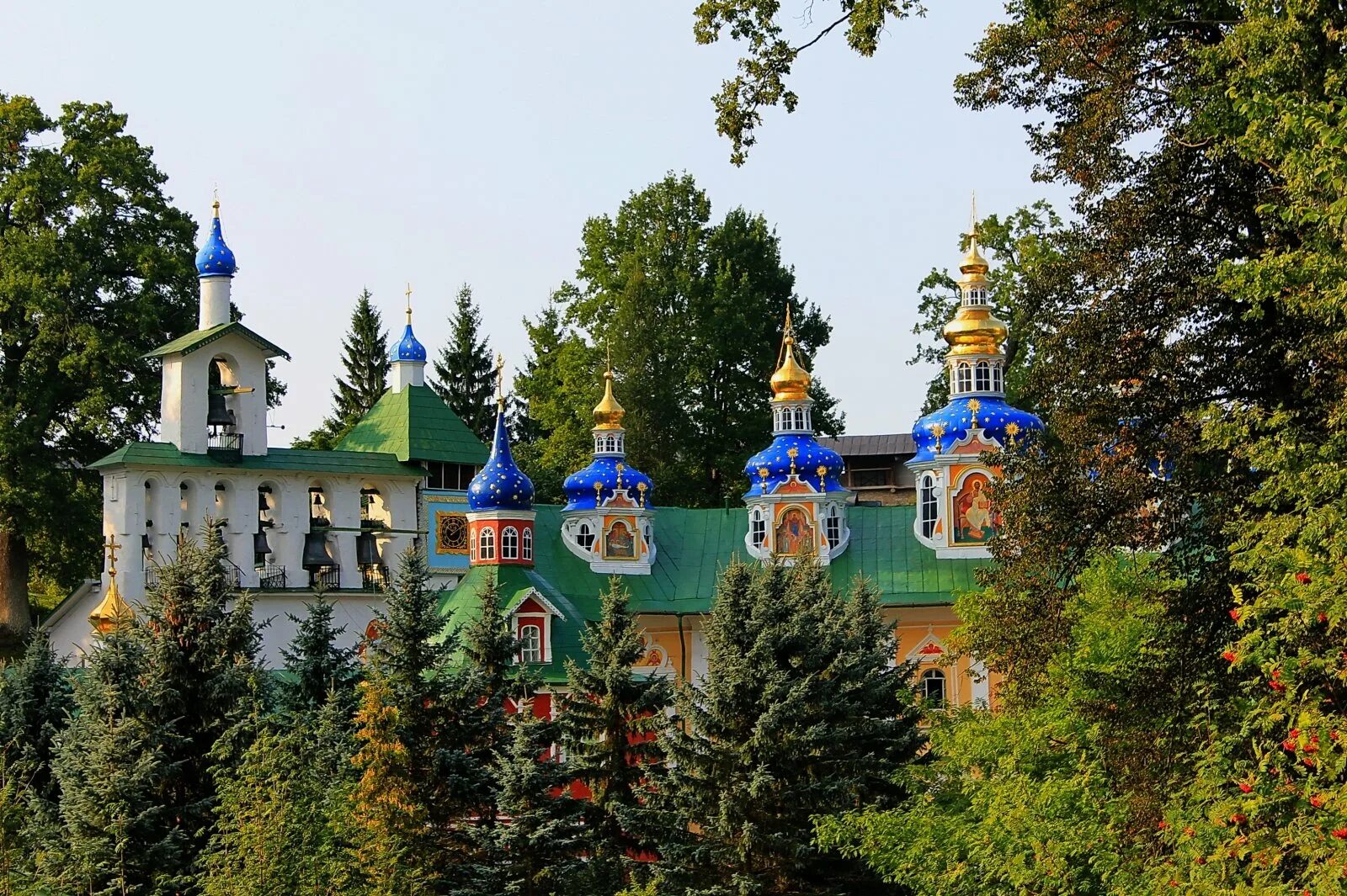 Печоры часы работы. Печоры проповедники. Псково-печерский монастырь. Монастырь псково-печерская обитель. Печоры, псковская область.