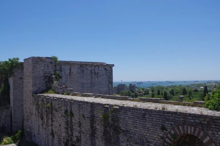 Ворота царьграда. Золотые ворота стамбул. Золотые ворота в византии. Ворота царьграда. Золотые ворота в византии.