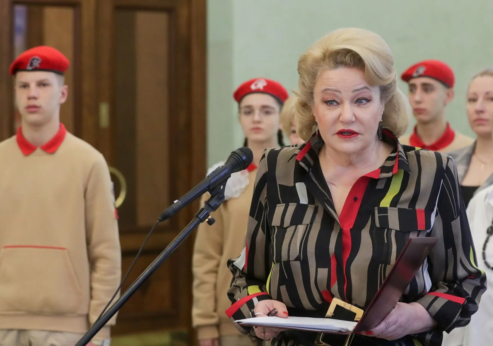 комитет по делам семьи детей молодежи госдумы. комитет по вопросам семьи, женщин и детей. комитет государственной думы по вопросам семьи женщин и детей глава. комитет по вопросам семьи женщин. комитет по вопросам семьи, женщин и детей.