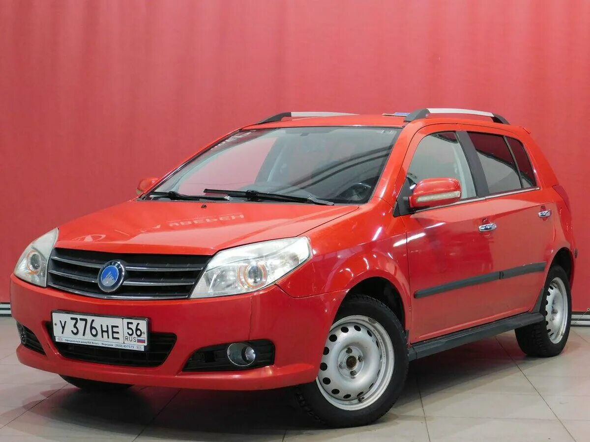 Авито купить джили мк. Geely MK Cross 2013. Geely MK Cross 2013 красная. Джили МК кросс 2013 года. Джили хэтчбек красная.