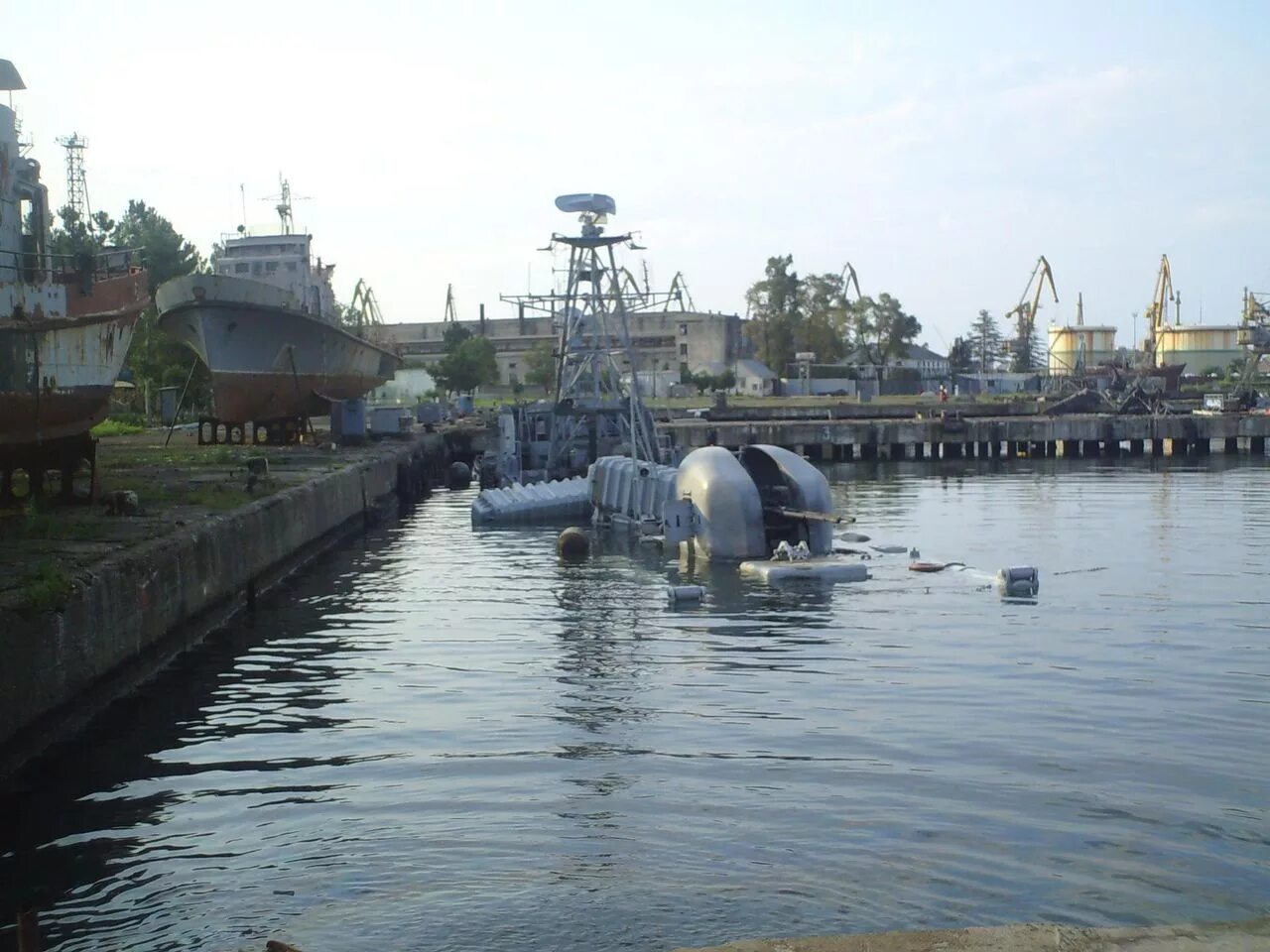 Порт Поти Грузия. Военно-морская база Поти 2008. Поти порт 2008. Грузинский флот в Поти. 2008 г грузия