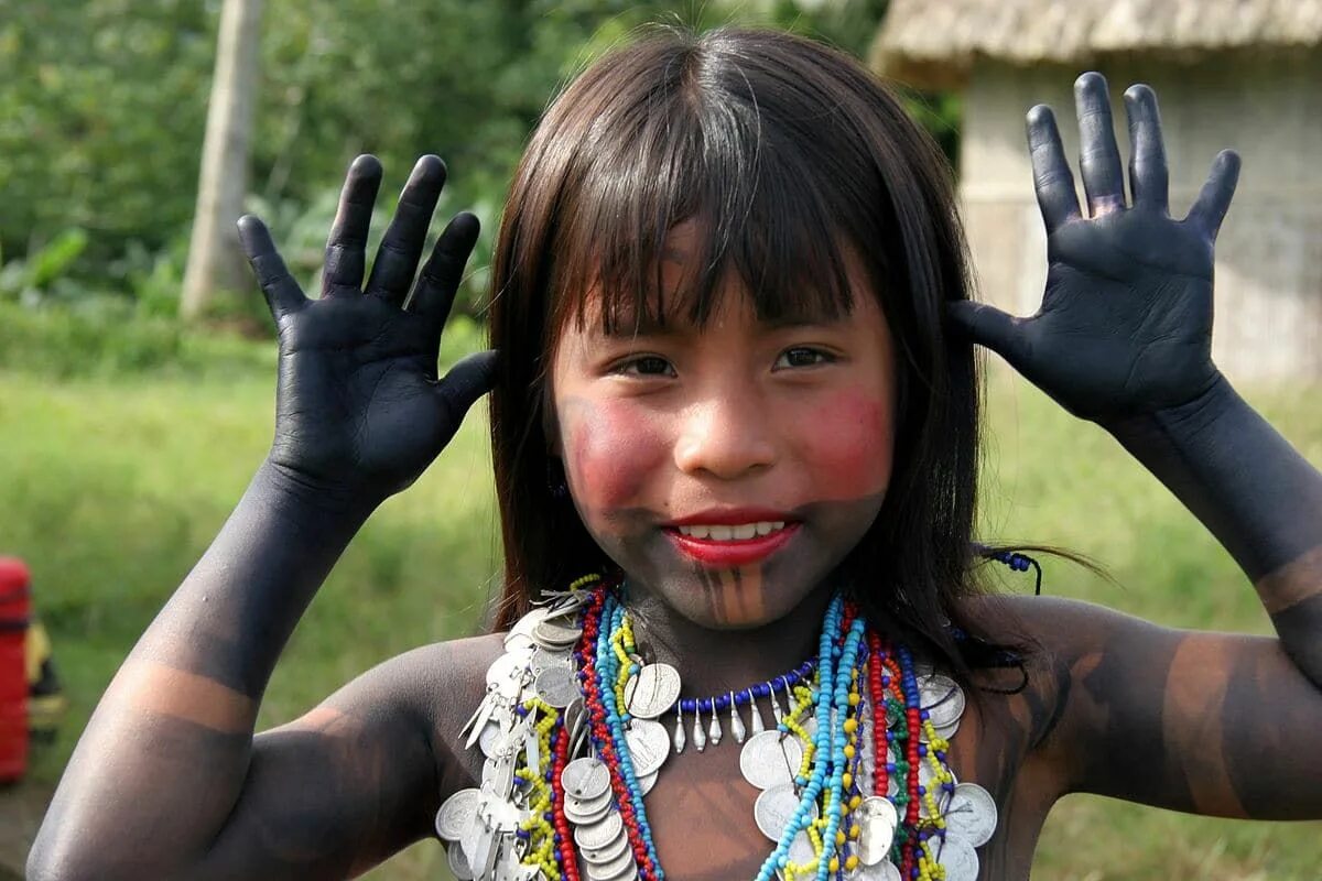 Tribe girl. Embera-Wounaan. Эмбера племя Панама. Индейцы панамы. Племя Embera девочки.