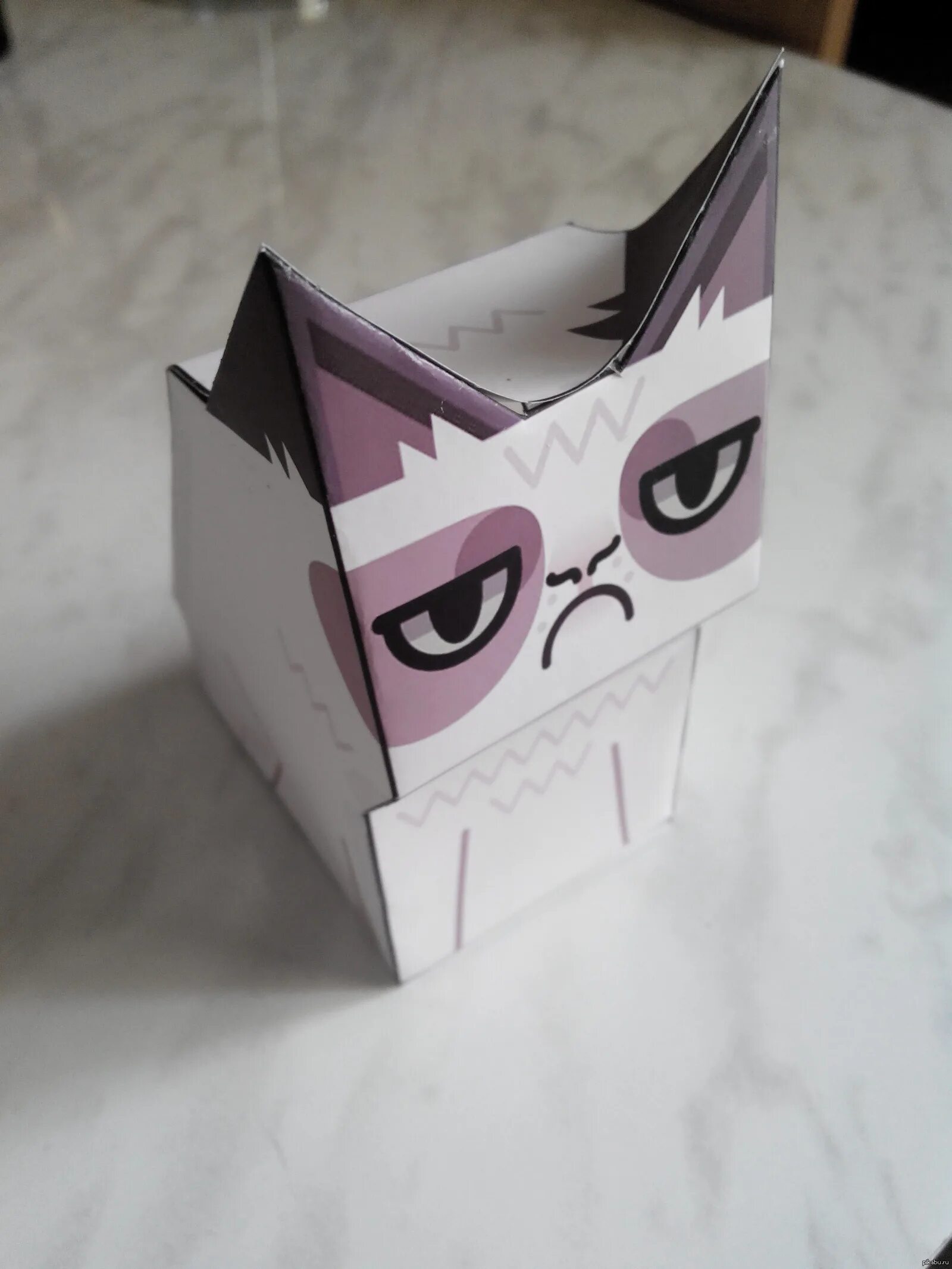 Бумаг кэт. Кошка из бумаги. Поделка кот. Поделка кошка из бумаги. Бумажный котик из бумаги.