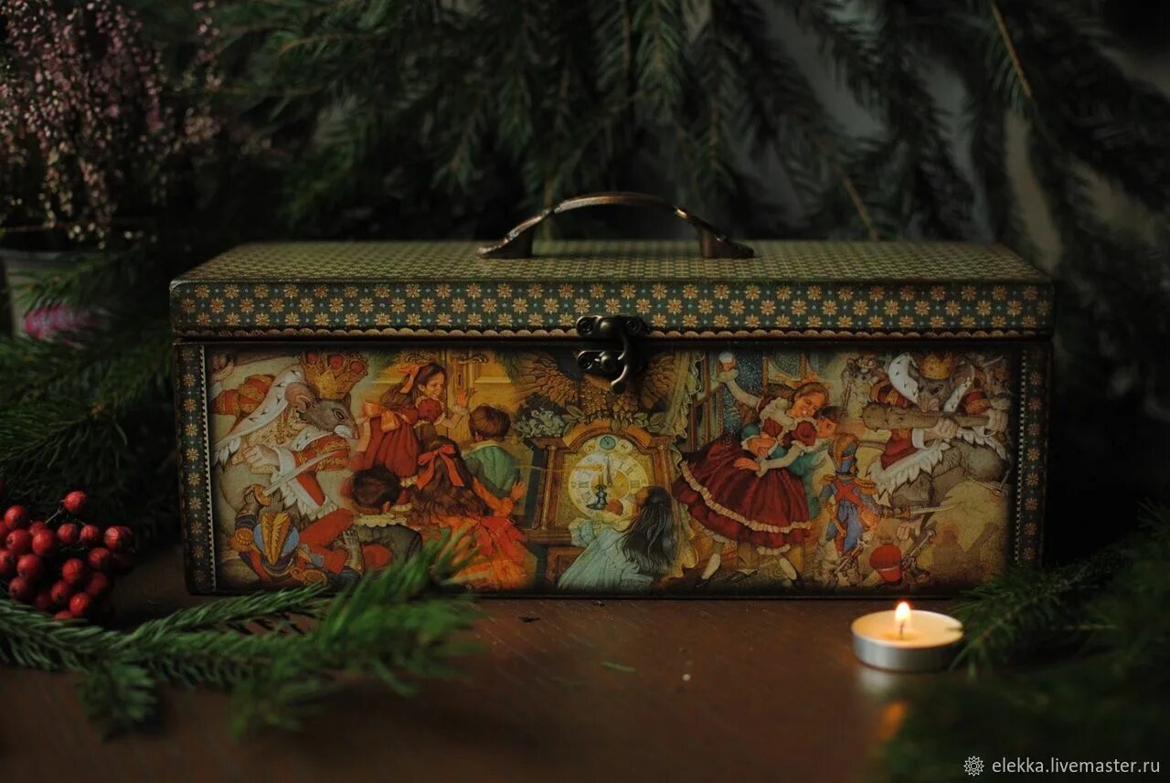 Сладкие новогодние подарки для детей 2022. Рождественский ларец 2023 2024. Новогодняя упаковка 2022. Подарок детский сувенир сундучок фото. Новогодний сундук.