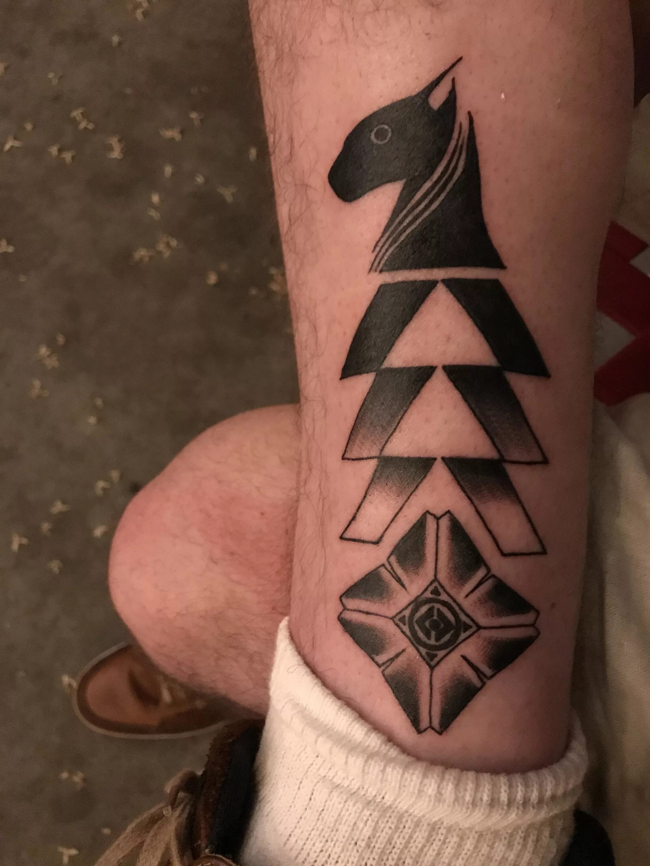 Татуировка судьба. Тату дестини 2. destiny 2 тату. тату судьба. destiny охотник тату.