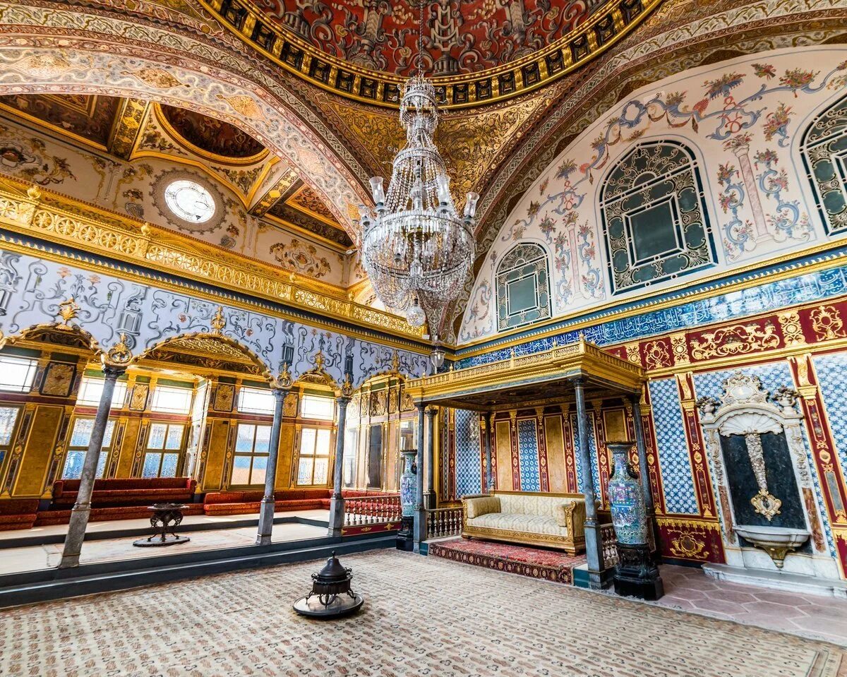 Где живут султаны. Дворец Топкапы в Стамбуле. Дворец Топкапы гарем золотой путь. Топкапы Стамбул дворец Султана Сулеймана.