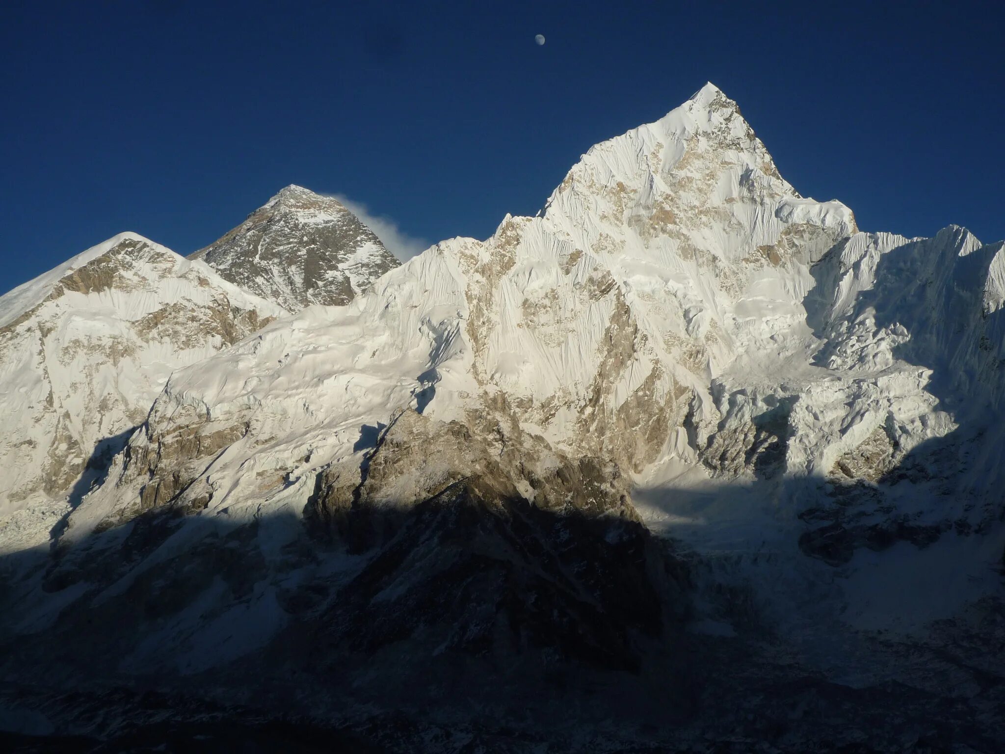 У подножия Джомолунгмы. Подножье горы Эверест. Непал у подножия Эвереста. Эверест фото с подножья.