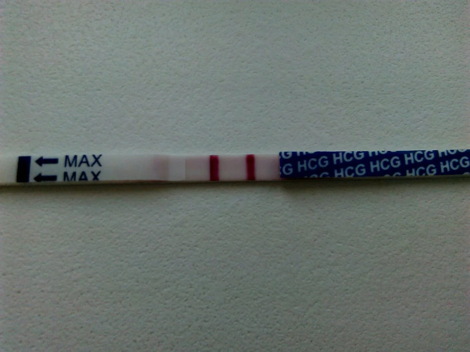 Frautest 2 полоски. Attest тест на беременность 2 gjkjcrb. Положительный тестна беременность. Положительный тест набееменность.