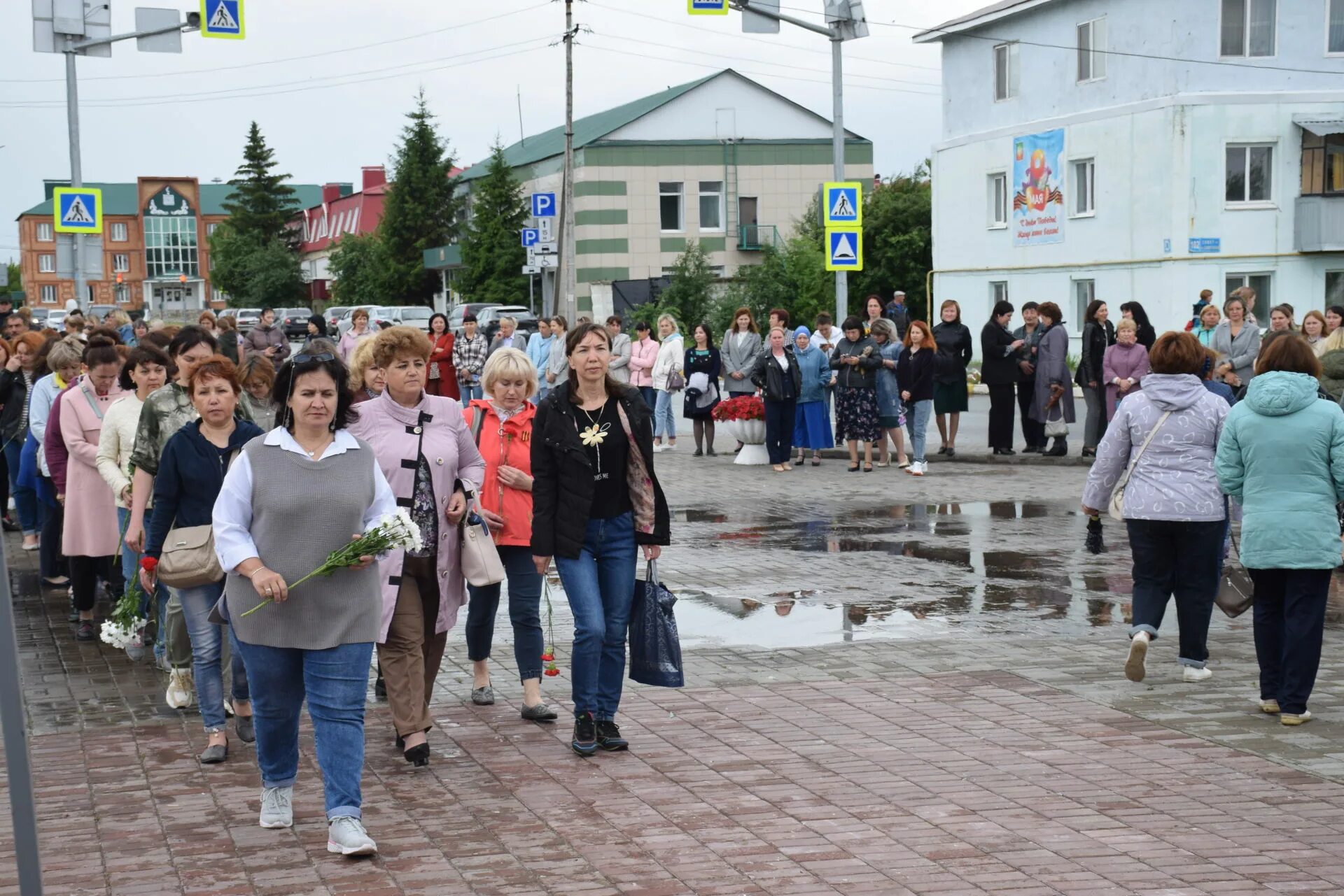 Сенокос хозяйство башкирии. Памятник в городе нурлат гсвн. Погода нурлат самый точный прогноз. Погода в щекино. Почасовая погода.