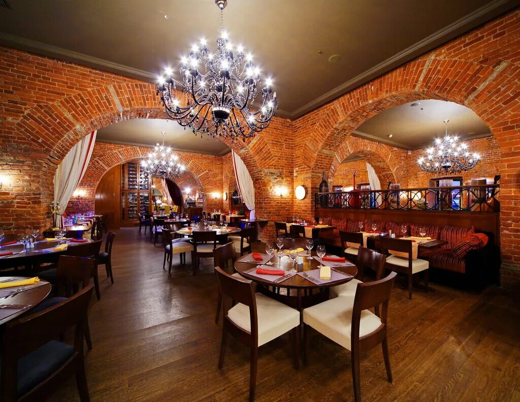 Ресторан мост спб. Palace bridge hotel биржевой пер 4 санкт-петербург. ресторан севилья санкт-петербург. ресторан на мосту спб.