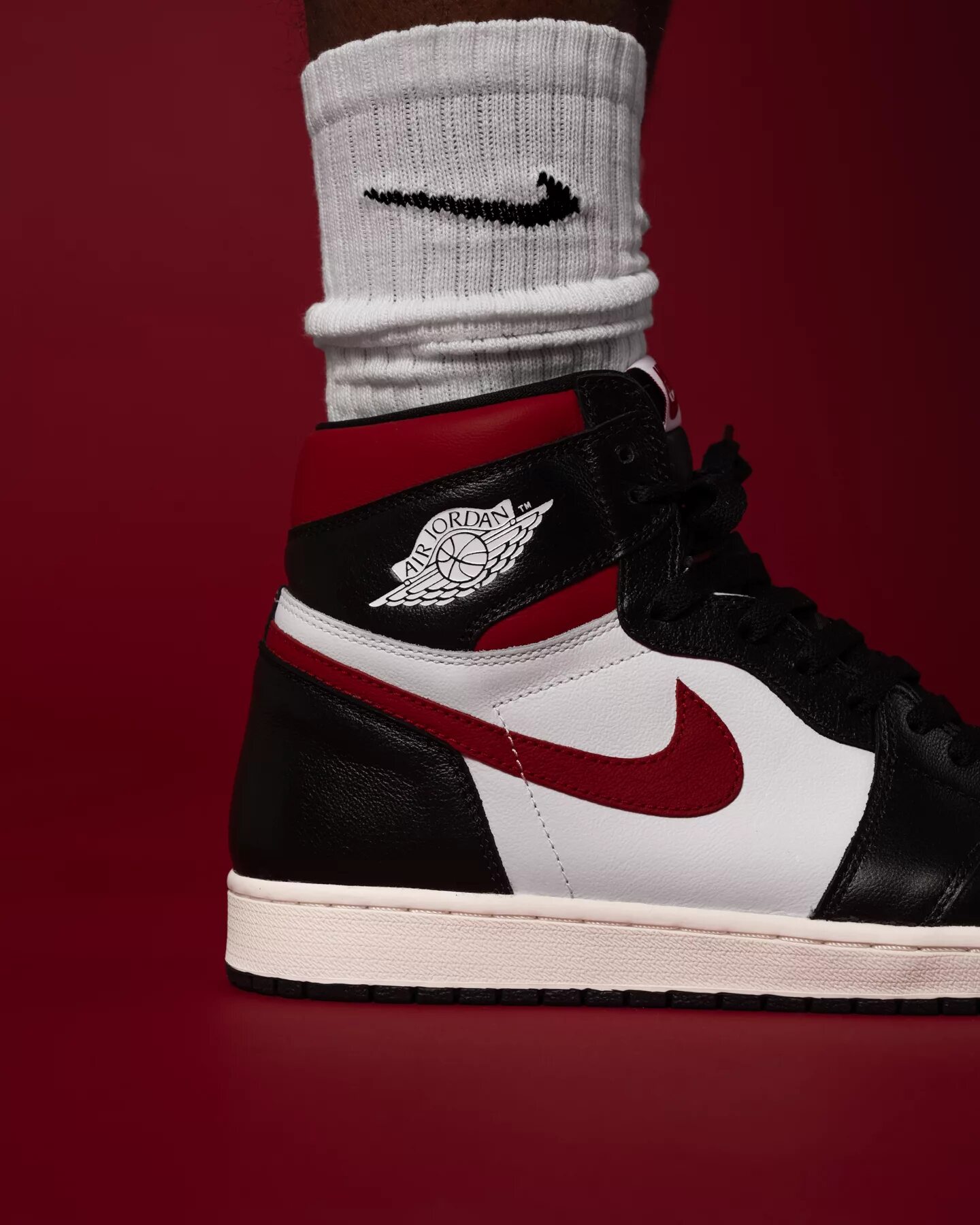 Nike air jordan 1 high. Jordan 1 varsity red high. Nike air jordan 1 retro high og red. Nike air jordan 1 high bloodline. Nike air jordan 1 retro.