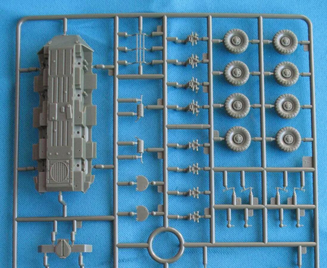 Хася моделист. Моделист ah-64 apache 1/72. Т-34 trumpeter 1/16. Моделист 303509. Bm30 смерч.