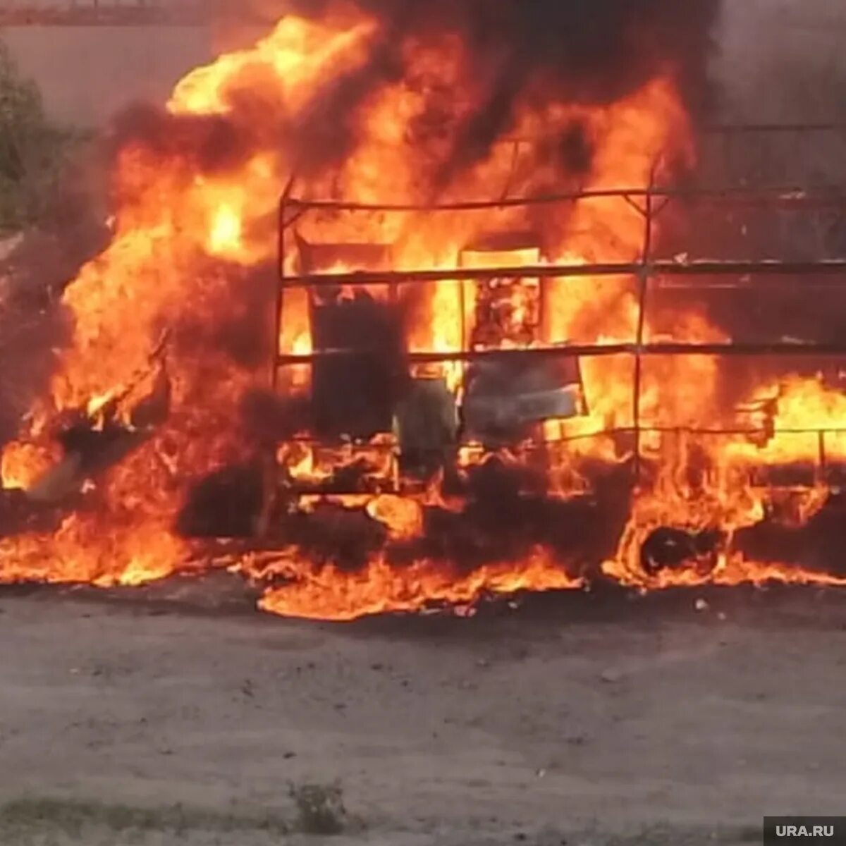 аварии челябинск 22 июля 2021г газели. на ходу загорелась газель. машина горит ухта. пожар на каде спб сегодня. загорелись машины в самаре мчс.