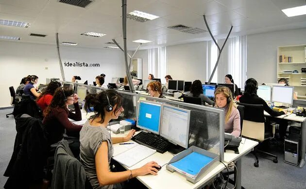 кабинет кампании в испании. корпорации испании. севилья город в испании улицы. испанские компании. испания фирмы.