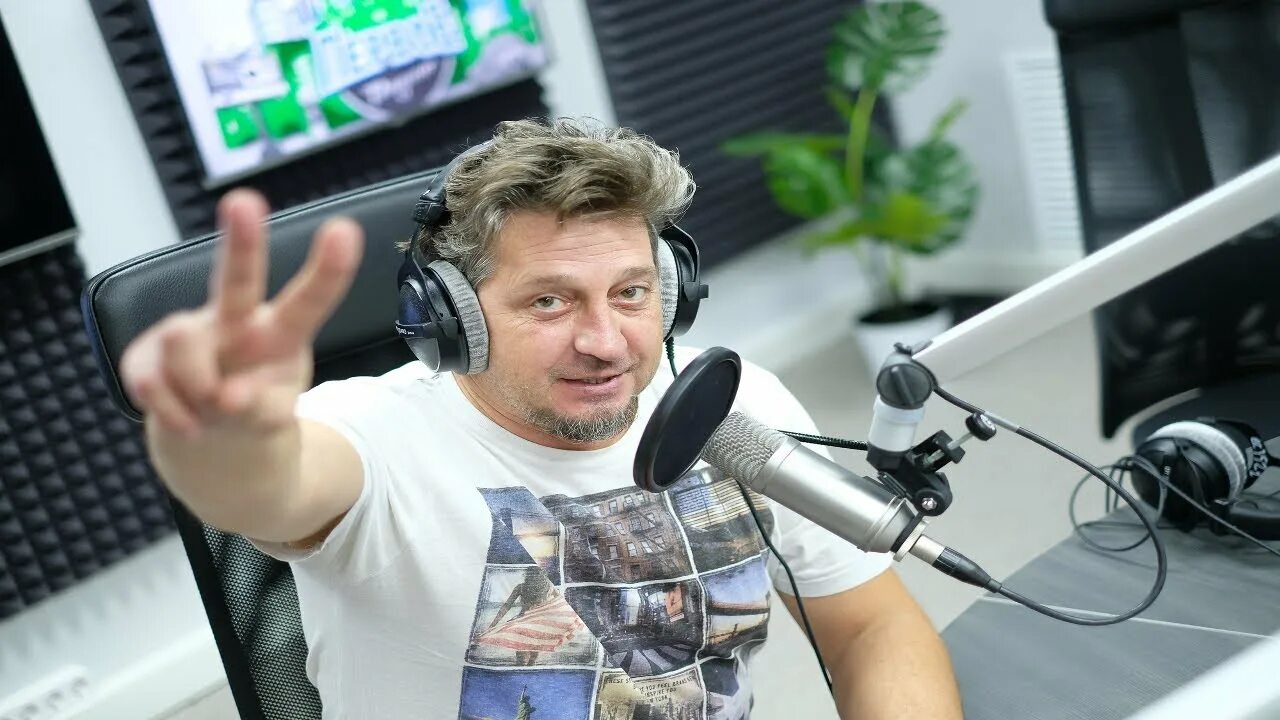 Первый кубанский радио. Радиоканал первое радио кубани. первое радио кубани ведущие фото.