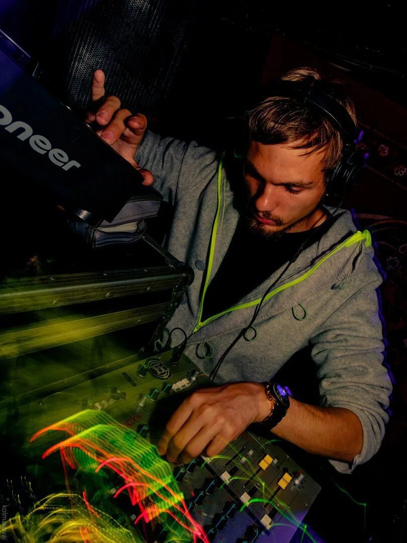 Диджей имя. Диджей санкт петербург. Диджеи спб имена. Диджей платонов. Диджеи братья пархоменко санкт-петербург-.