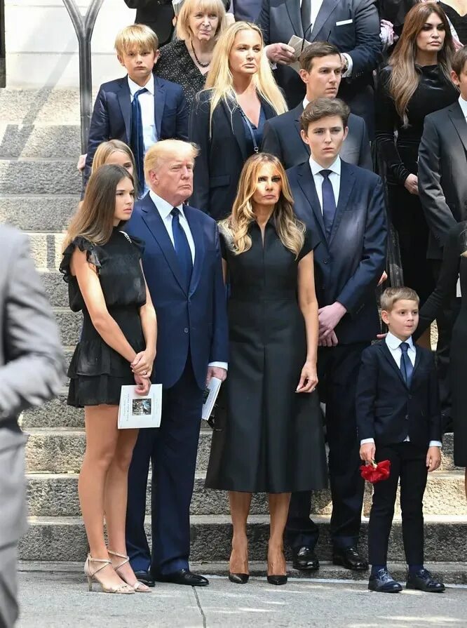 Правнучка трампа. Бэррон трамп 2023. Правнучка трампа. Иванка трамп фото. Иванка трамп.